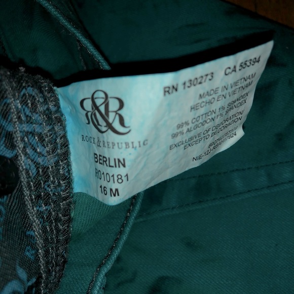 Beautiful Rock & Republic Jeans - Picture 5 of 5